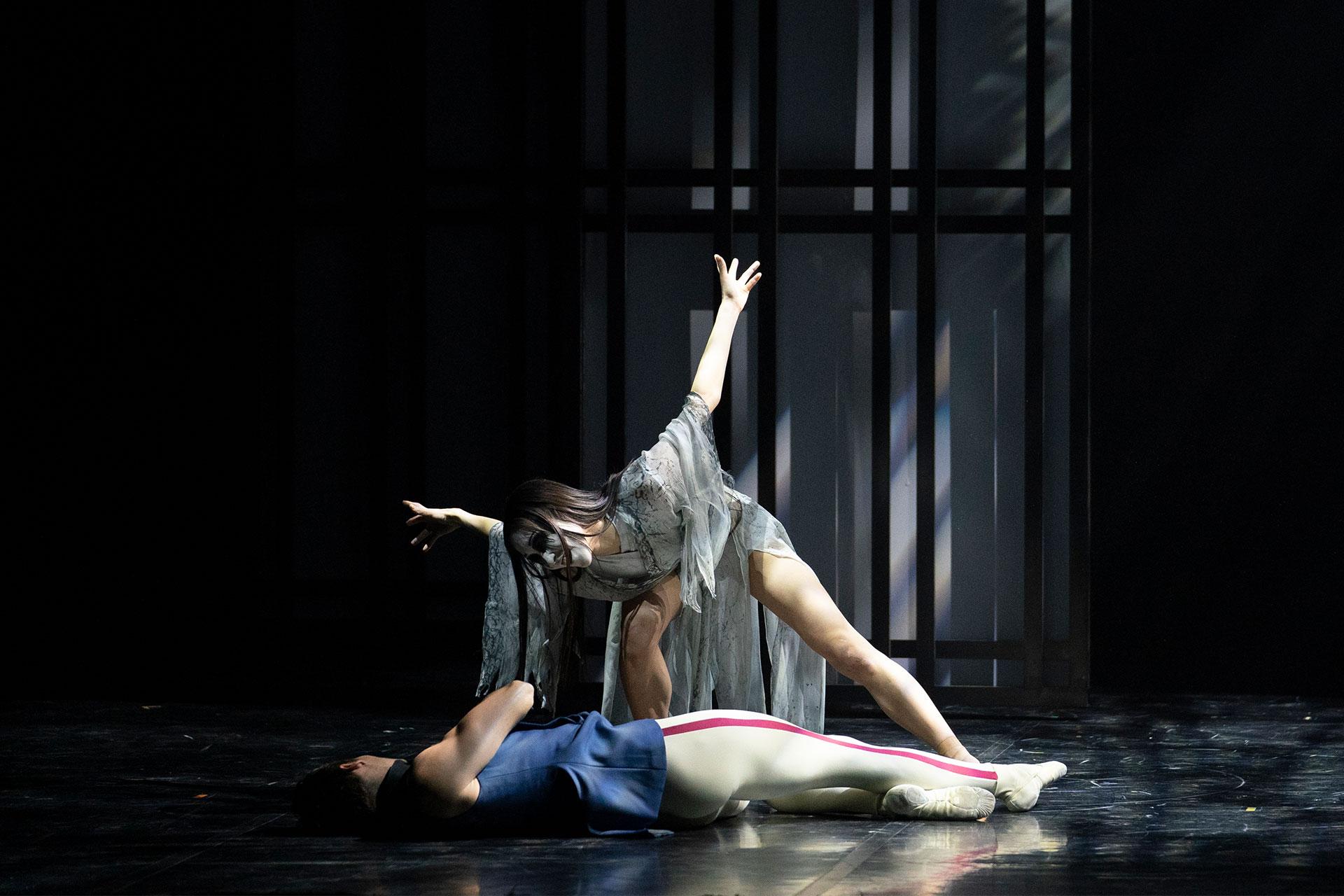 Okichi's spirit revels in the death of Henry